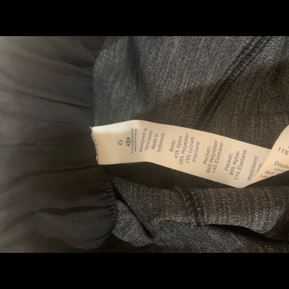 Lululemon Size 6 Draw String Shorts - image 7